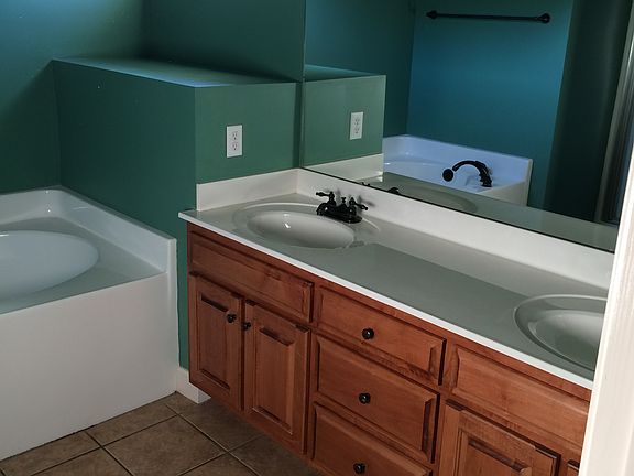2nd image of 138 Ivywood Cove