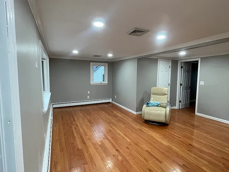 1072 Bordentown Ave — Photo 10