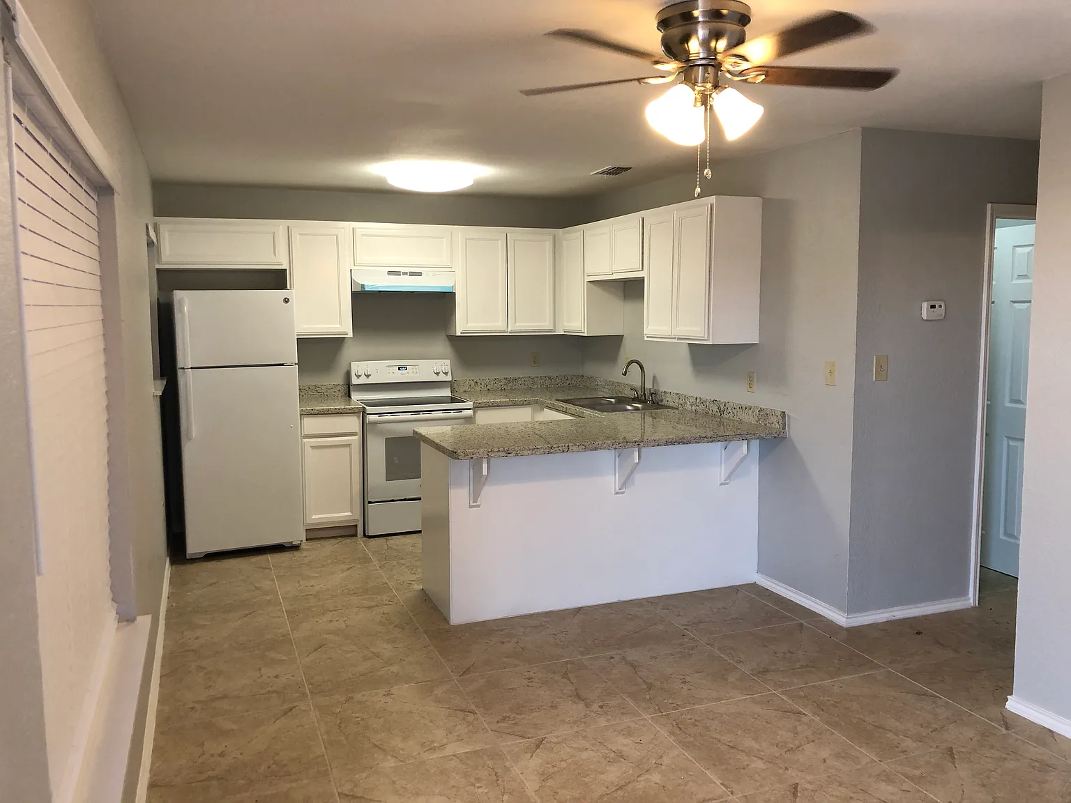 607 S I Road — Photo 2