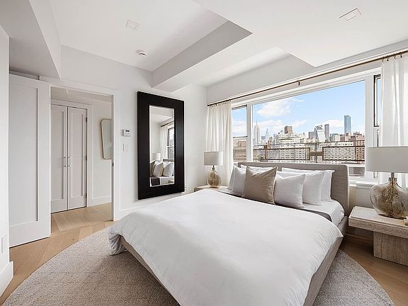 5th image of 33 Greenwich Ave APT 14C