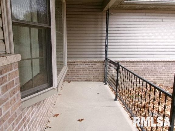 3rd image of 109 Tower Pointe