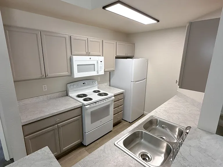 5513-5515 N Hills Dr #5517 — Photo 3