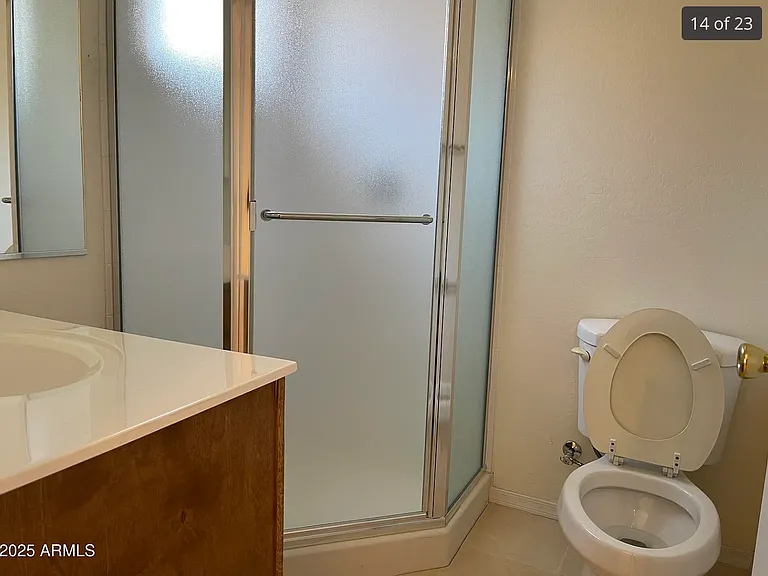 512 W Brown St — Photo 15