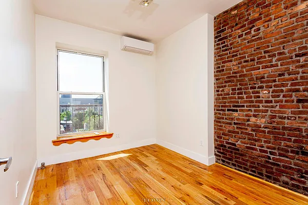 Rented by Elite NY Holdings | media 3