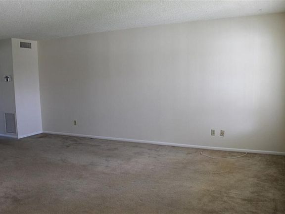 5th image of 4 Vista Gardens Trl