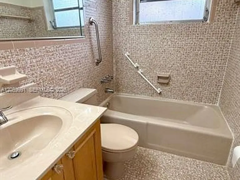 2844 Coconut Ave — Photo 20