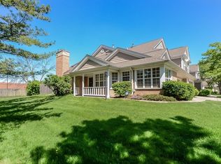271 Woodstone Cir, Buffalo Grove, IL 60089