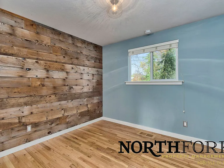 2426 N Redway Rd — Photo 14