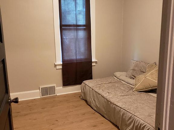 5th image of 212 44th St