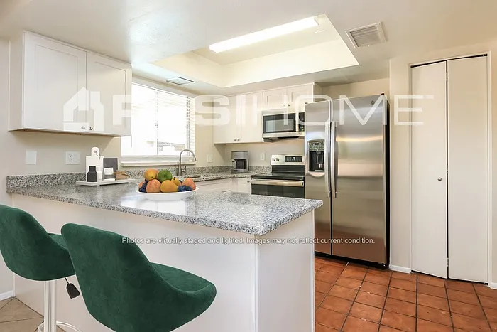 3 bed, 2.0 bath, 1360 sqft, $2,475 — Photo 3