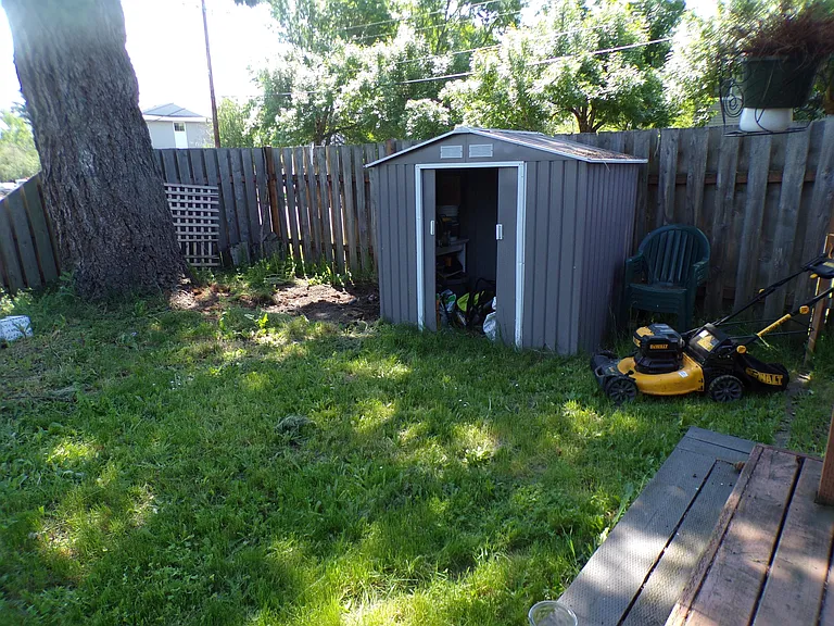 2305 NW Fillmore Ave — Photo 9