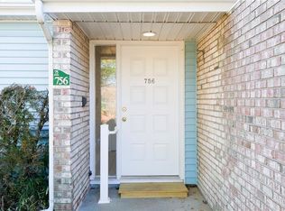 756 Williamsburg Cir, Warwick, RI 02886