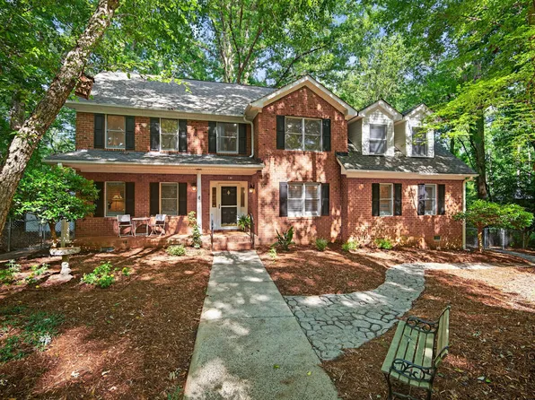 130 Windsor Cir, Chapel Hill, NC 27516