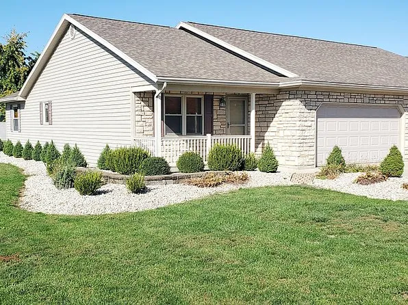 411 Eastown Dr, Wapakoneta, OH 45895