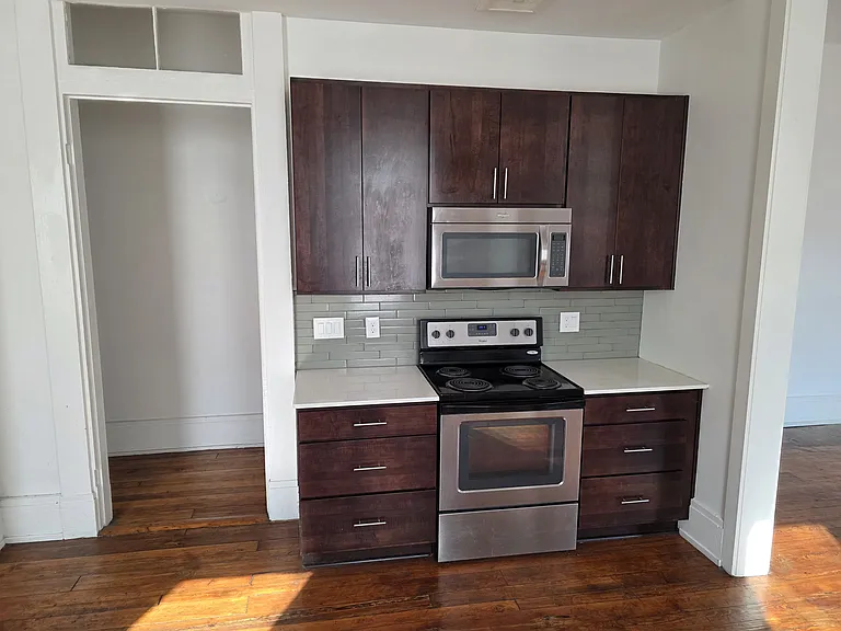 101 W Elder St #201 — Photo 8
