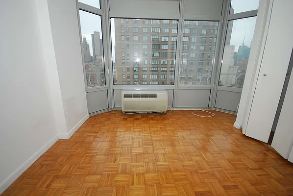 Rented by Luxury Habitat | media 30