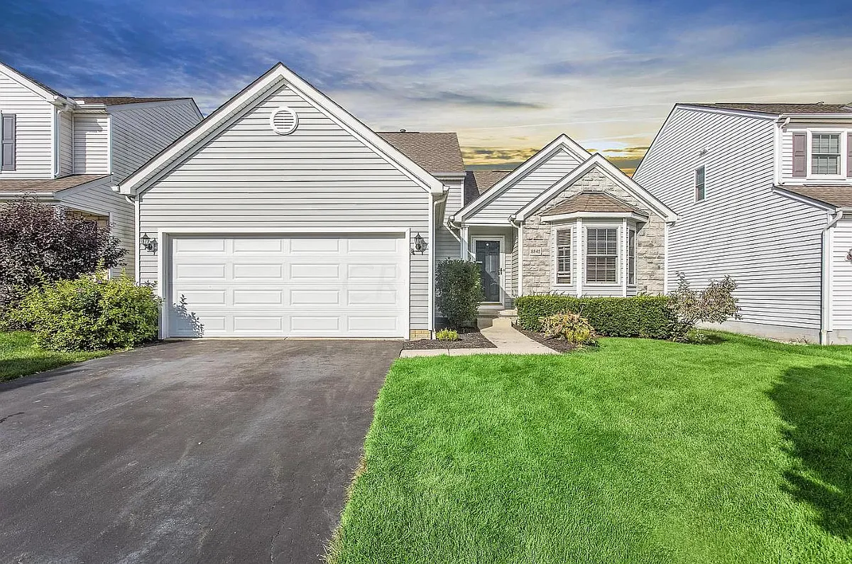 Building Photo - 8845 Meadow Grass Ln