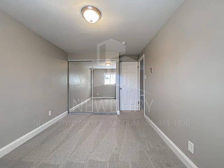 Poplar Apartments — Photo 11