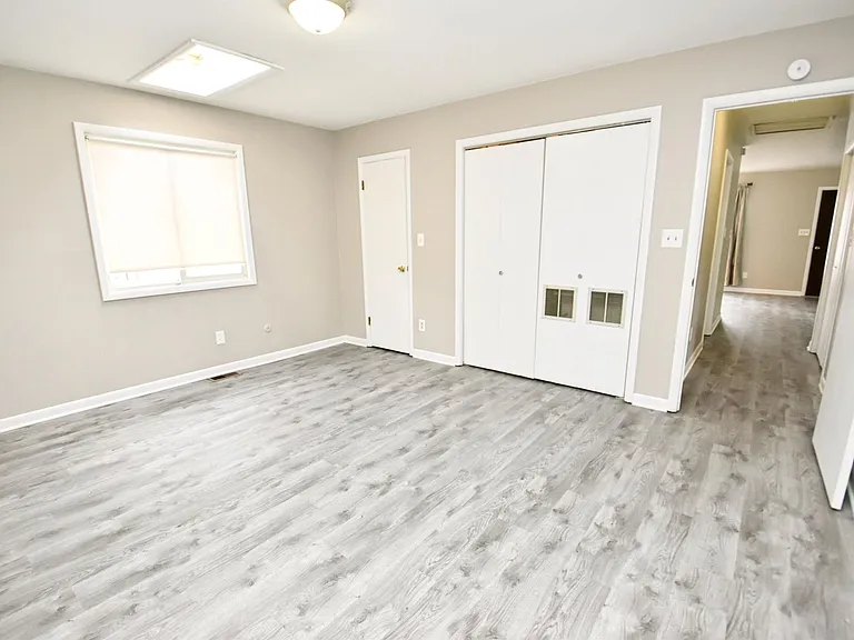 1023 Oakland St — Photo 8
