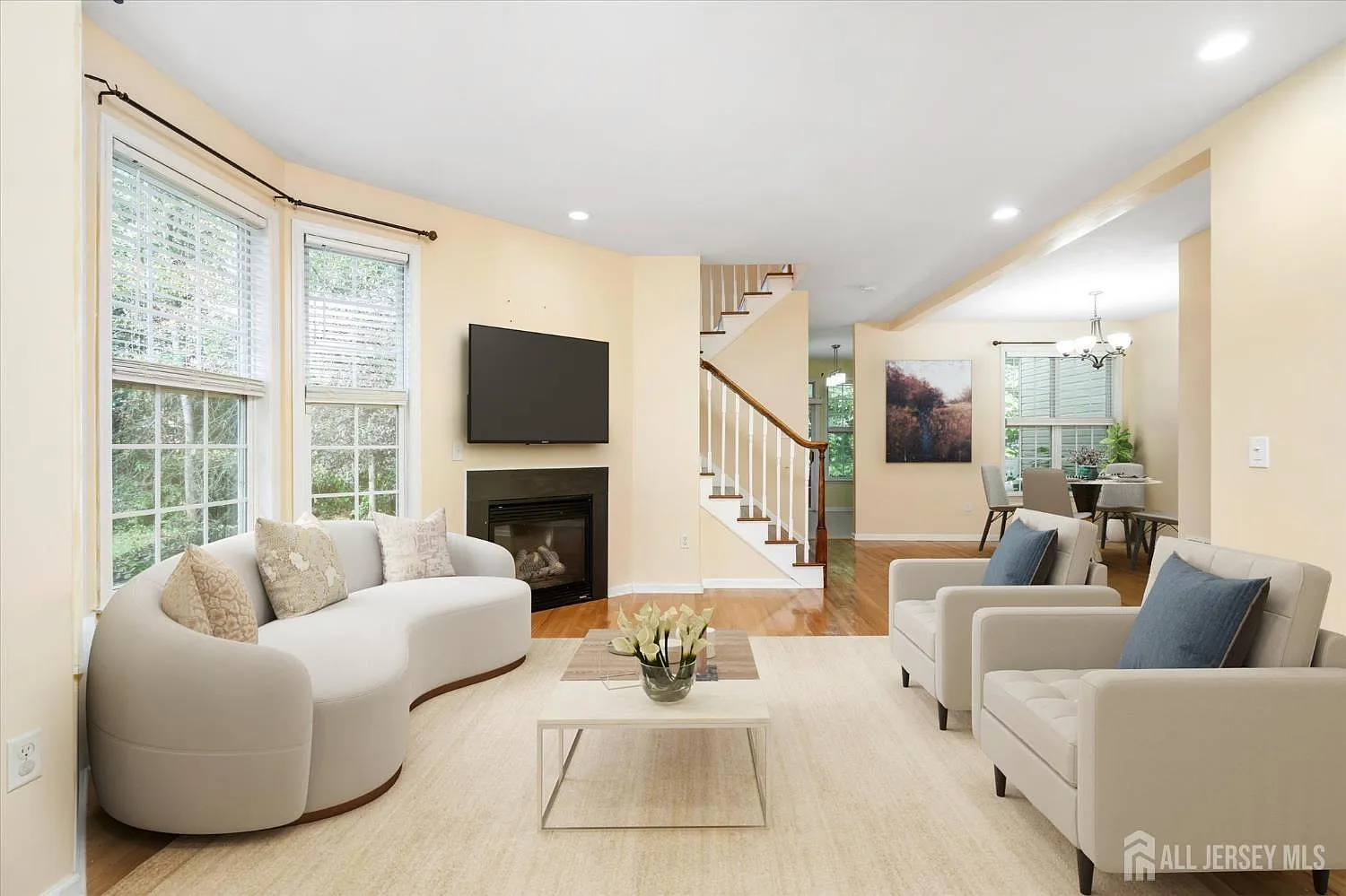 3 bed, 2.5 bath, 1831 sqft, $3,700 — Photo 1