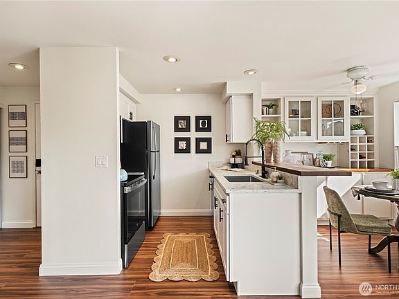 2nd image of 3648 Whitman Avenue N #C101