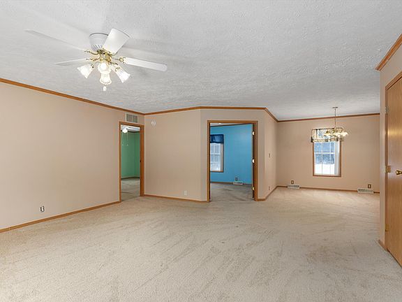 5th image of 37710 Herman St