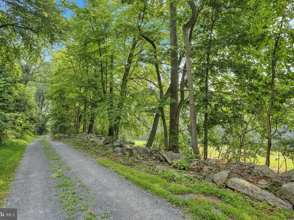 357 Fry Rd, Fleetwood, PA 19522