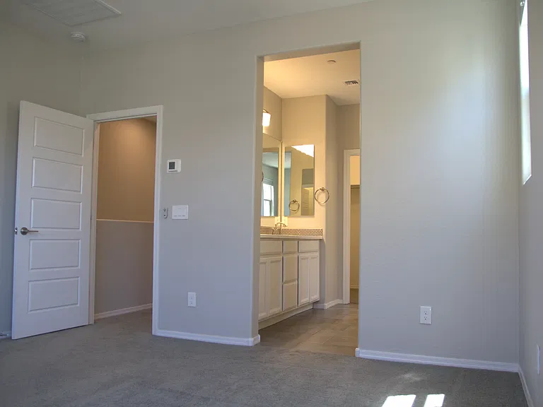 1676 E Hampton Ln — Photo 15