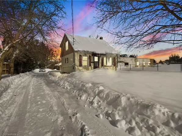 107 Bloomingdale Rd N, Kitchener, ON N2K 1A5