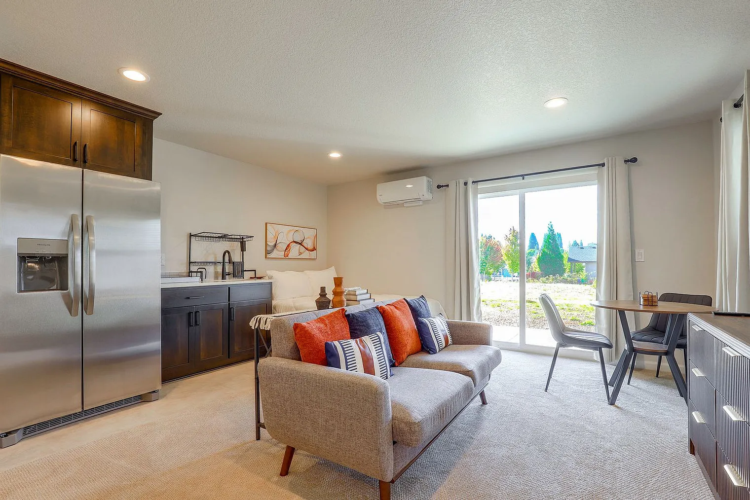 Studio, 1.0 bath, 570 sqft, $1,935 — Photo 1