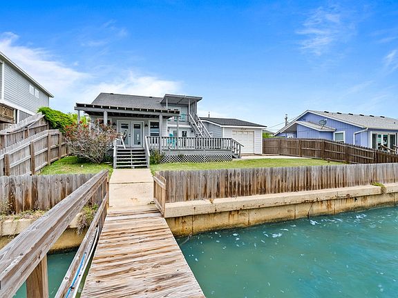 3rd image of 105 Copano Ridge Rd
