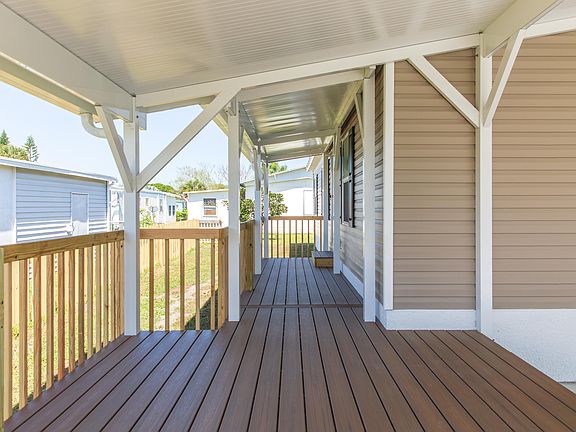3rd image of 916 Cashew Cir
