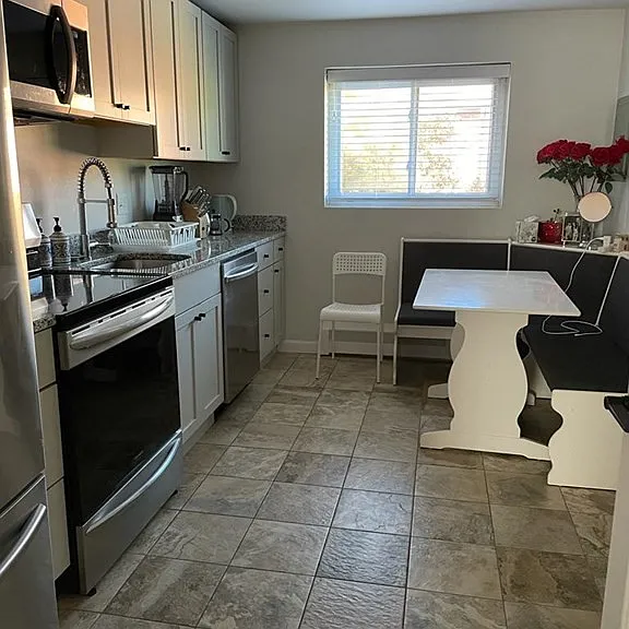 34 Bryon Rd — Photo 2