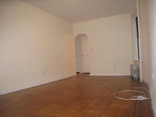 Rented by Alexiou Realty | media 1