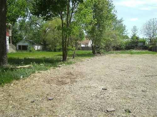 3rd image of 3637 E 138th St