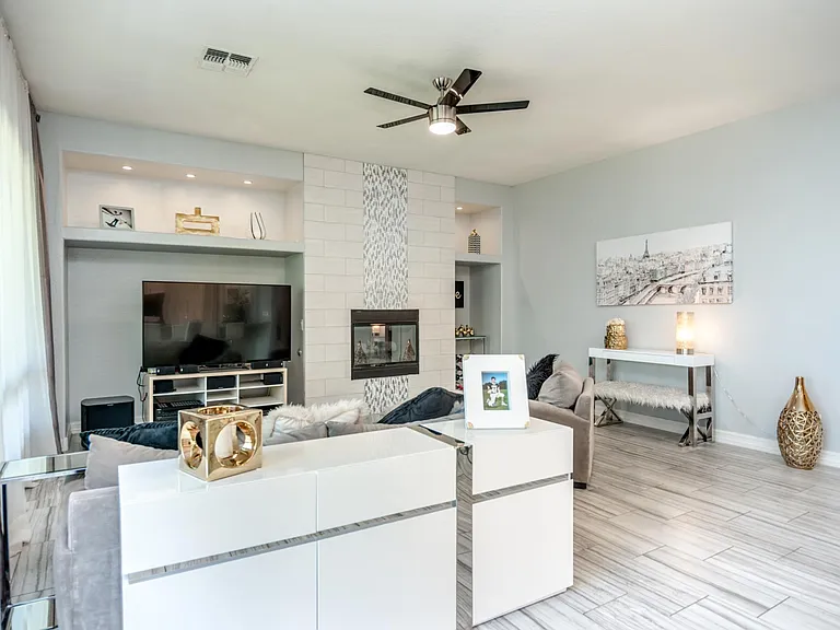 1230 E Canary Dr — Photo 6