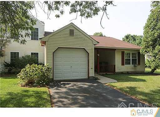 3rd image of 21 Woodbury Rd