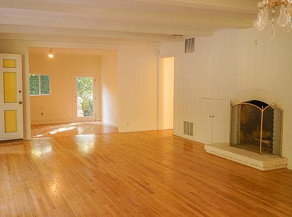 4th image of 1931 Benedict Canyon Dr