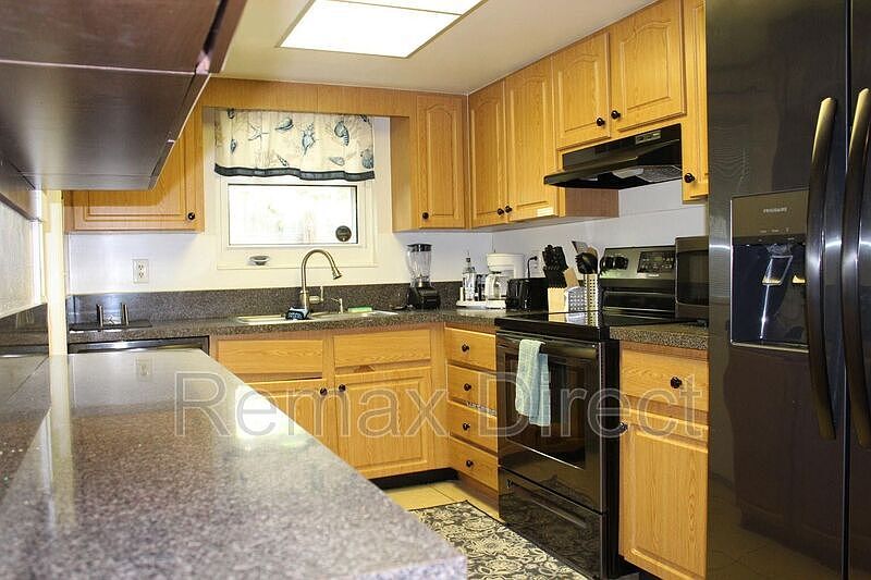 2nd image of 323 W Palm St