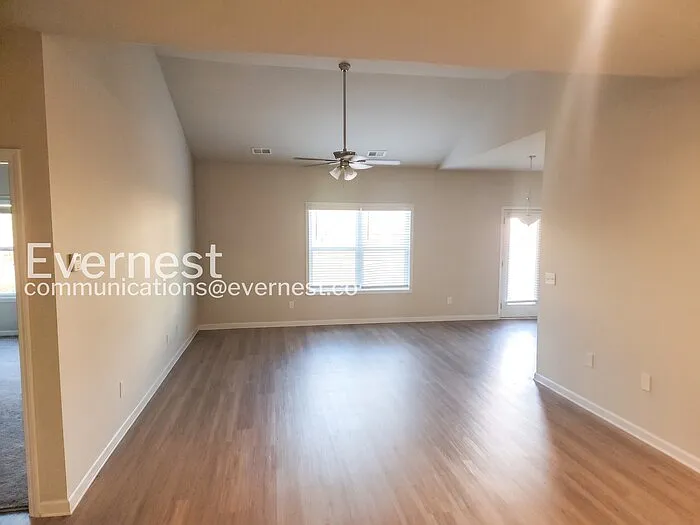 118 Culver St — Photo 8