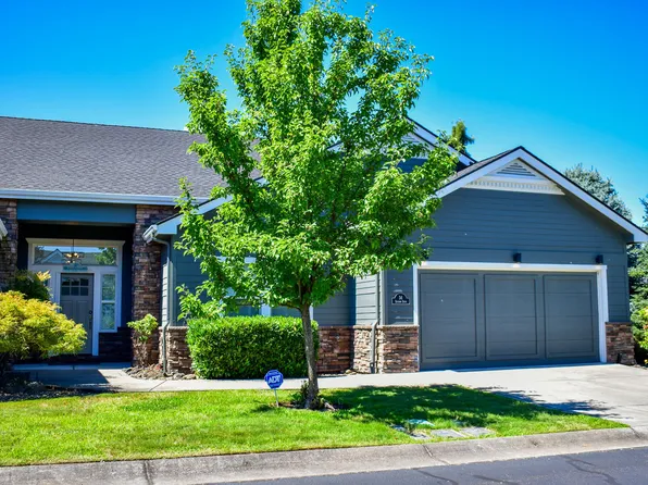 94 Sky Hawk Dr, Eagle Point, OR 97524