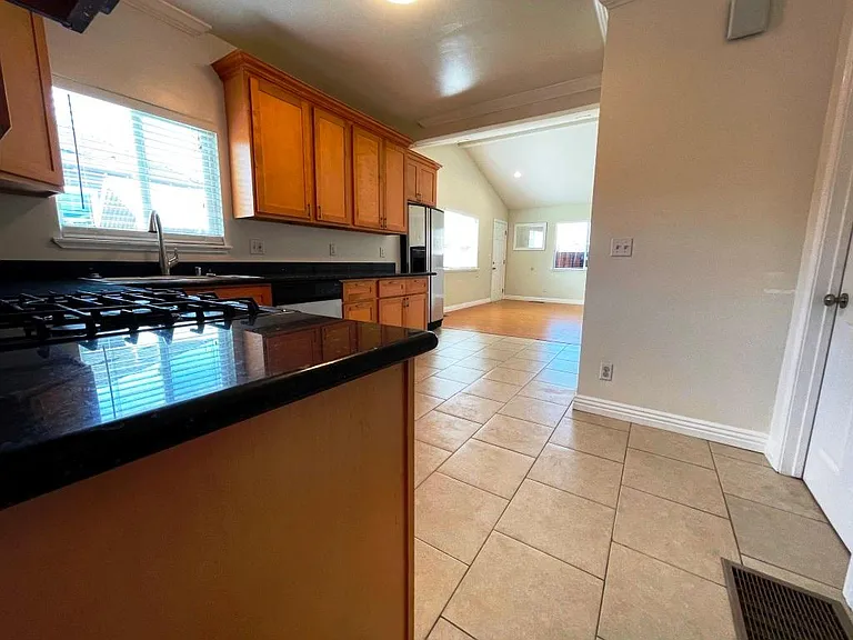 257 Sunol St — Photo 6