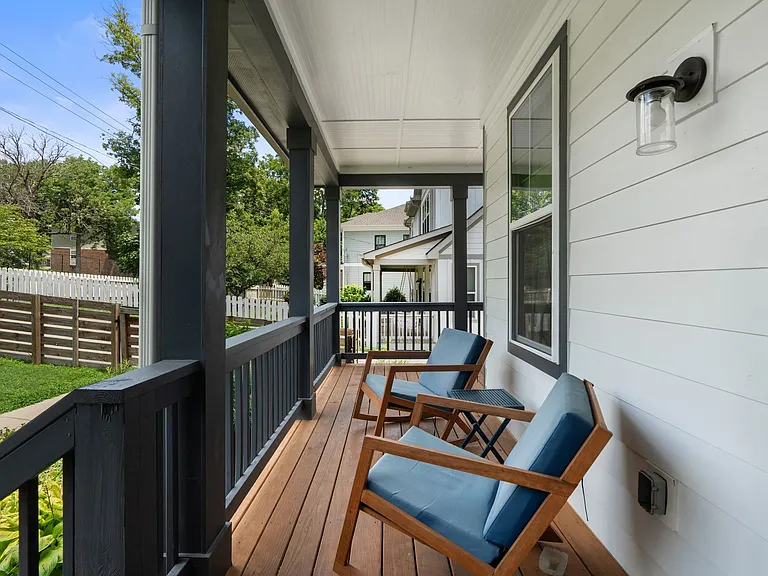 2038 Straightway Ave — Photo 14