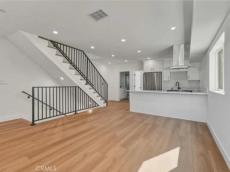 14165 Erwin — Photo 2