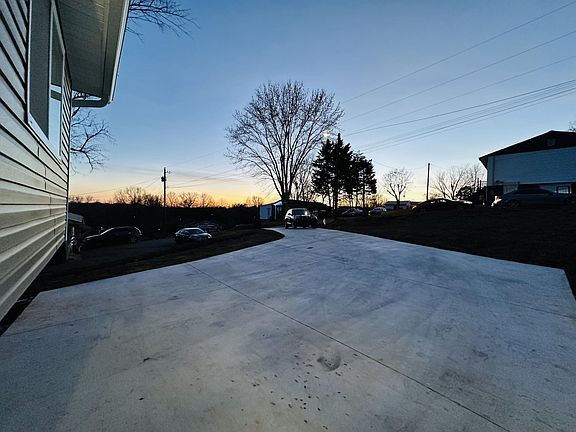 4th image of 1600 Nova St
