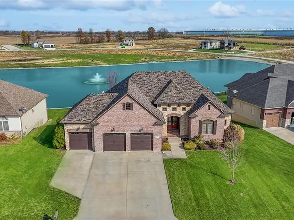 1254 Vivian Dr, Warrensburg, MO 64093