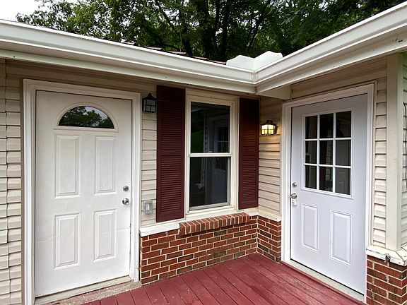2nd image of 949 W Elmwood Dr