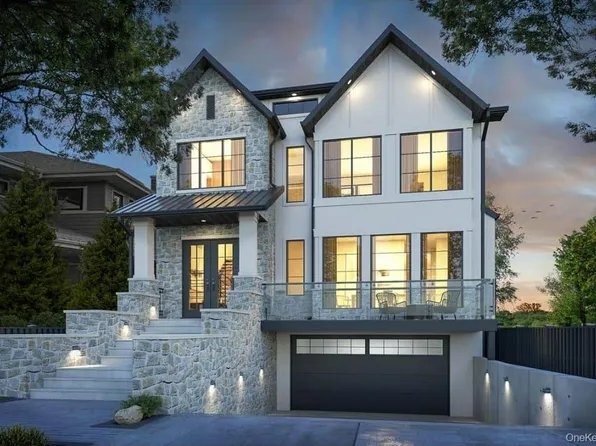 NC Seusing Boulevard, Hauppauge, NY 11788