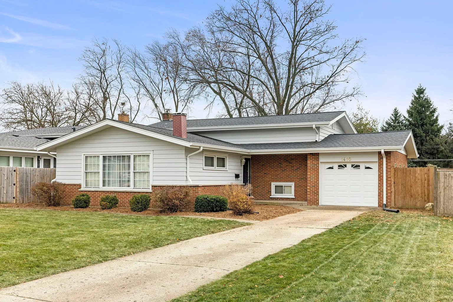 1410 Wakeman Ave photo 1