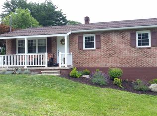 35 Longdale Ave, Shavertown, PA 18708
